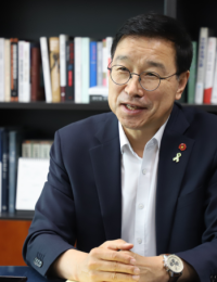 [인터뷰] 위성곤 기후특위 위원장 “온실가스 감축, 초과 달성하는 전략으로 초기부터 과감하게”