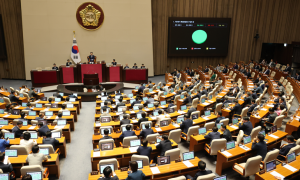 기후특위 활동, 8월 말까지 연장…탄소중립법 개정 분수령