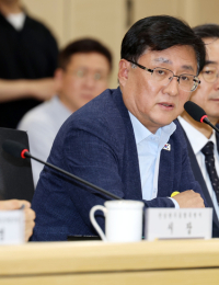 김성환 기후부 장관의 ‘원전 유턴’…“재생에너지만 늘리면 산업 경쟁력 타격”