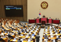 ‘위헌 판결’ 탄소중립법, 2년만에 개정안 통과…구체적 감축경로 추가
