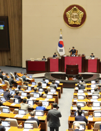‘헌법불합치’ 탄소중립법, 2년만에 개정안 통과…구체적 감축경로 추가